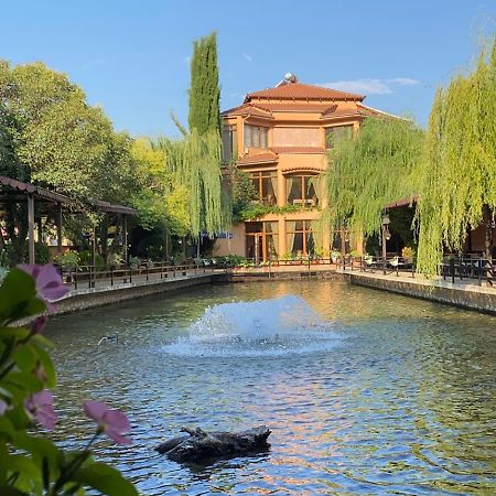 Rritja E Koranit Hotel Tushemisht Ngoại thất bức ảnh