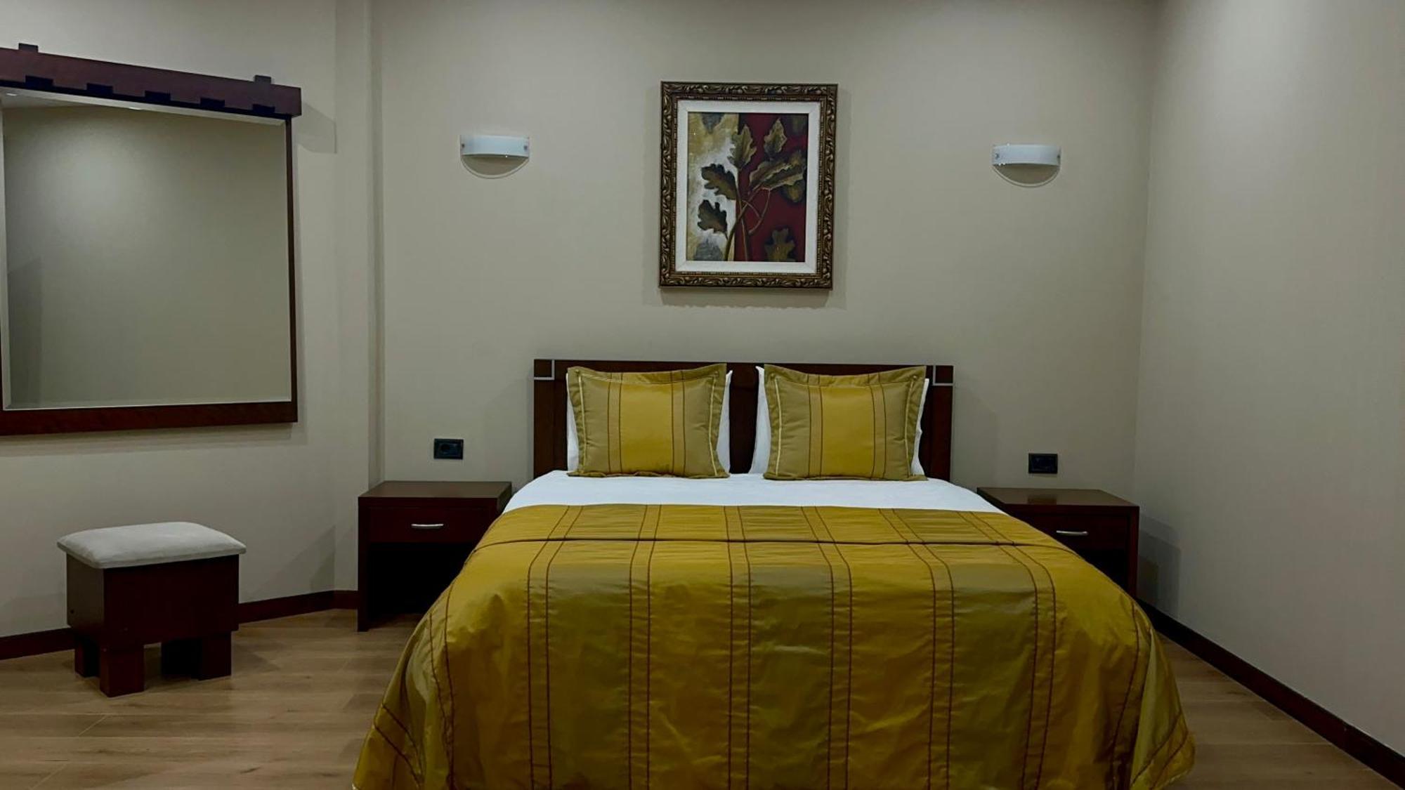 Rritja E Koranit Hotel Tushemisht Ngoại thất bức ảnh